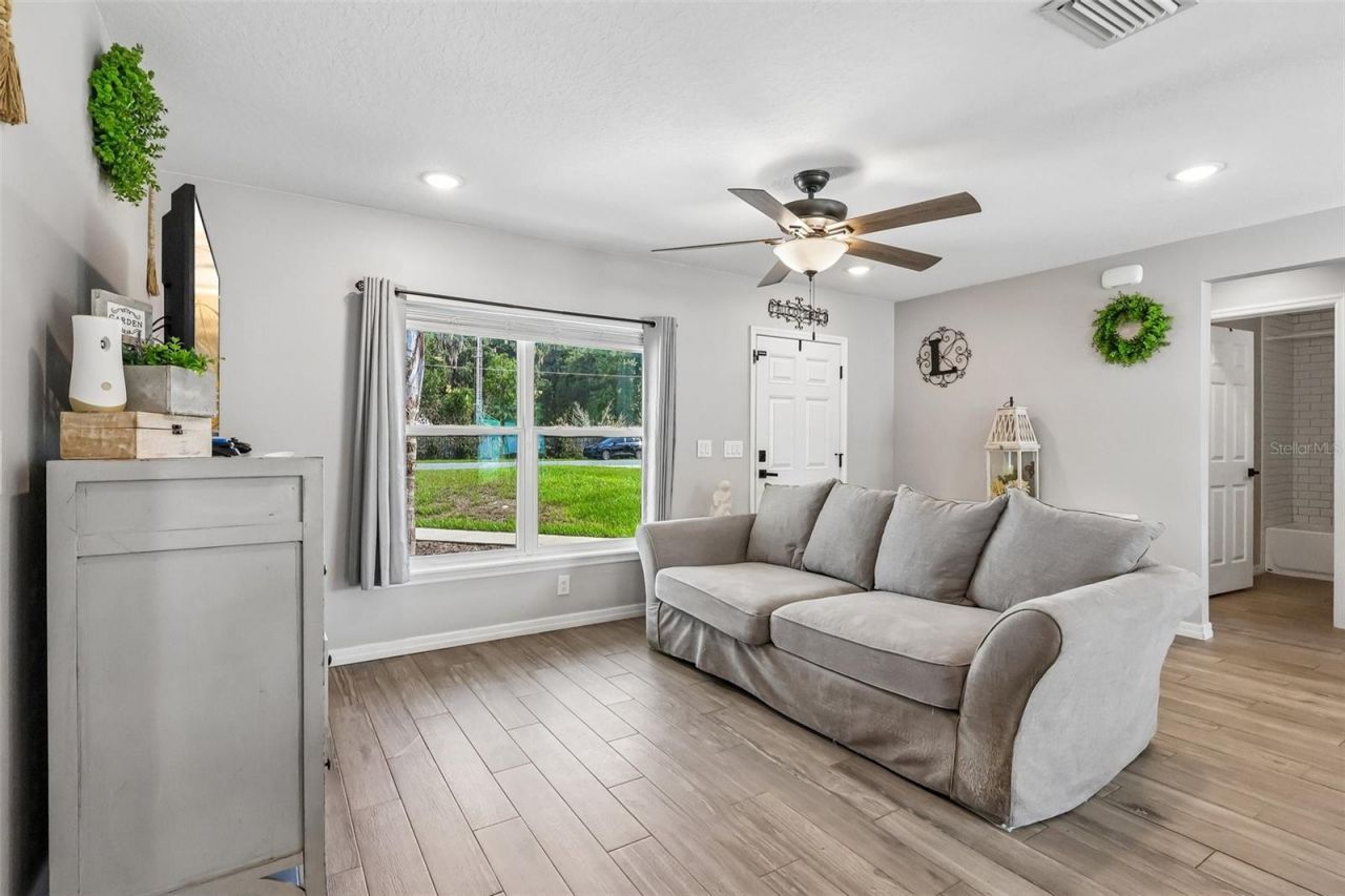 12020 Virginia Drive , Leesburg, FL 34788 Photo