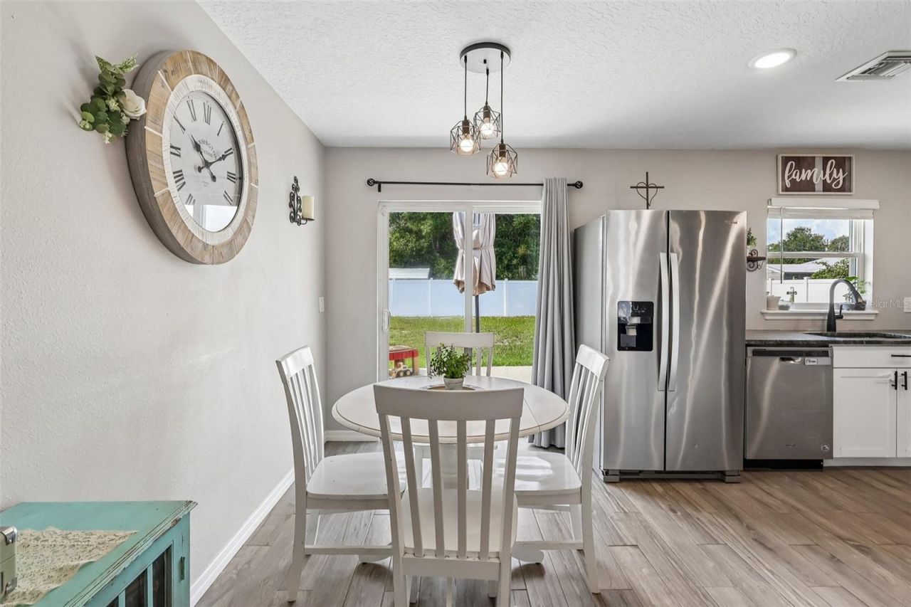 12020 Virginia Drive , Leesburg, FL 34788 Photo