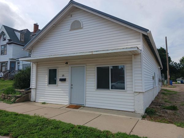 13 W National, Vermillion, SD 00000