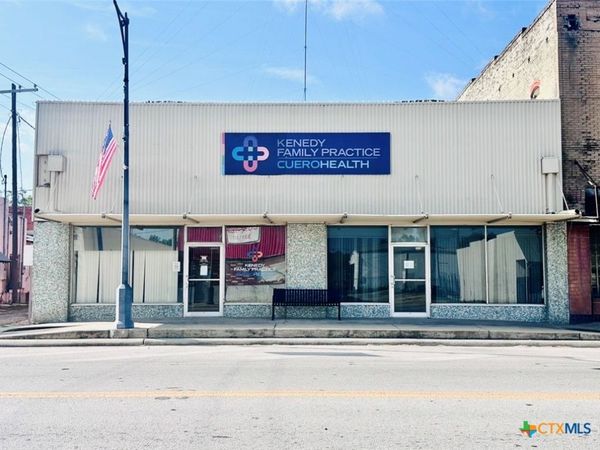 113 W Main St , Kenedy, TX 78119