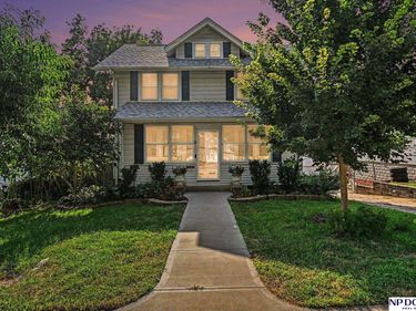 410 N 43 Street, Omaha, NE 68131