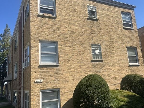 7074 W Diversey Avenue , Unit 2R, Chicago, IL 60707