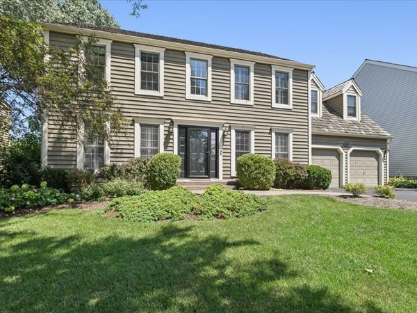 658 Lexington Square W, Gurnee, IL 60031