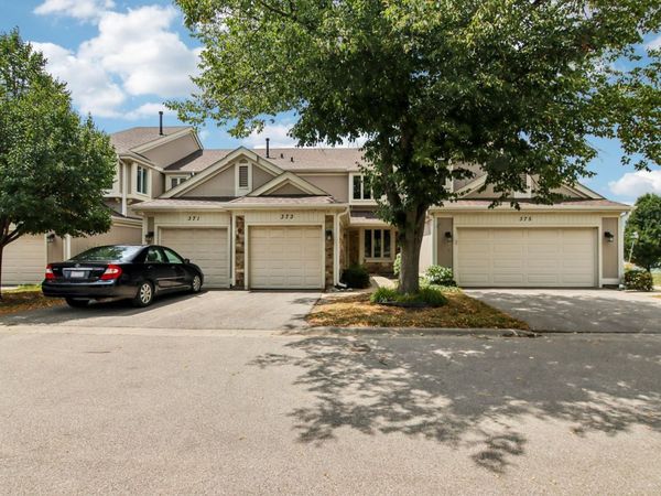 373 GOSHAWK Lane , Deerfield, IL 60015