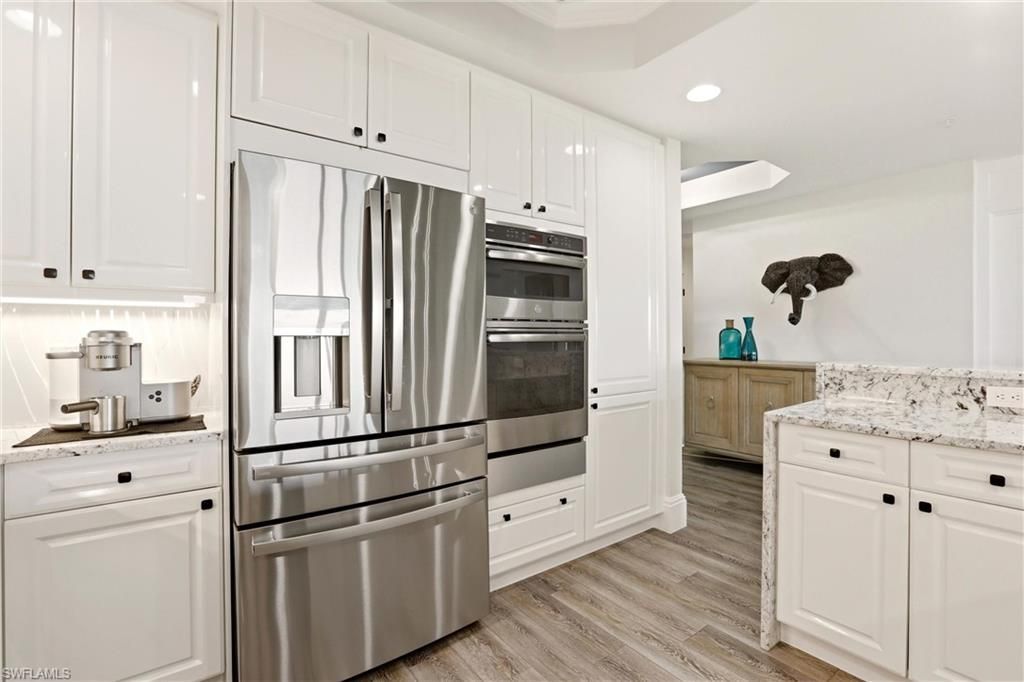 425 Cove Tower Dr, Unit 1002, Naples, FL 34110 Photo