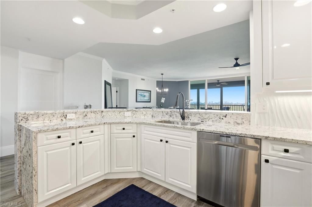 425 Cove Tower Dr, Unit 1002, Naples, FL 34110 Photo