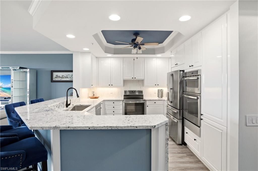 425 Cove Tower Dr, Unit 1002, Naples, FL 34110 Photo