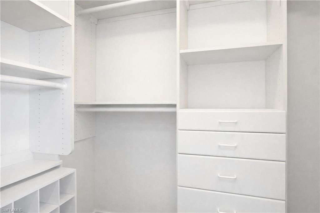 425 Cove Tower Dr, Unit 1002, Naples, FL 34110 Photo