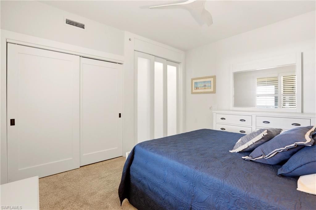 425 Cove Tower Dr, Unit 1002, Naples, FL 34110 Photo