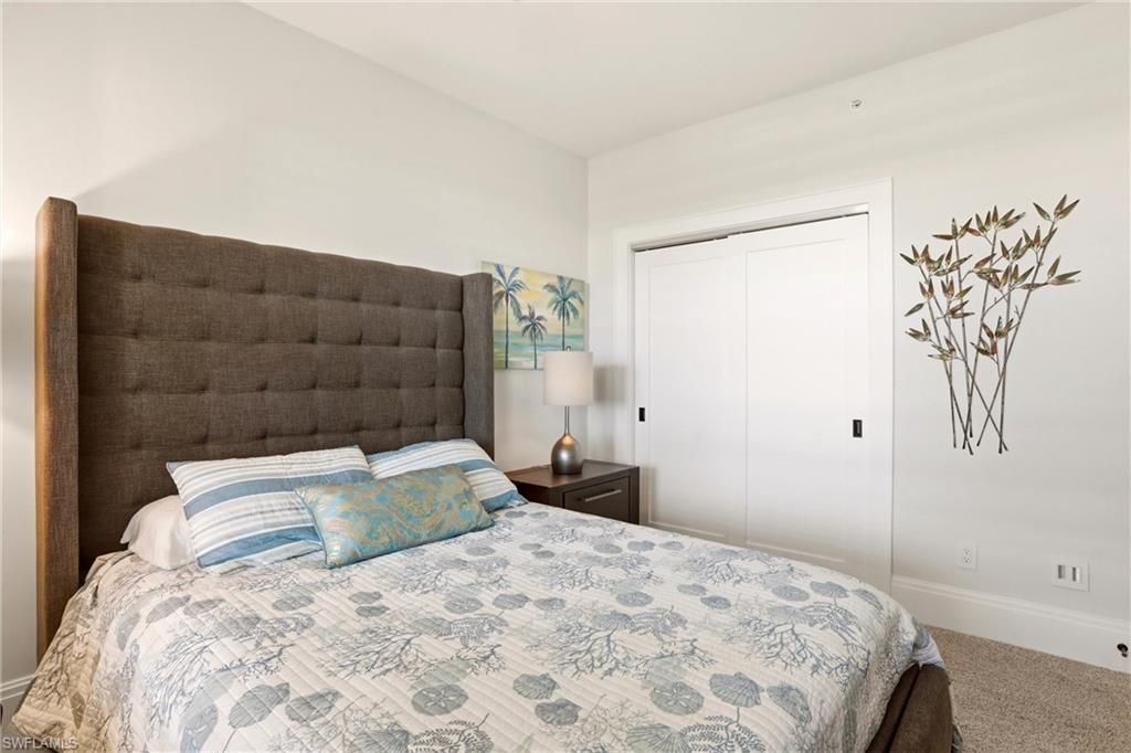 425 Cove Tower Dr, Unit 1002, Naples, FL 34110 Photo