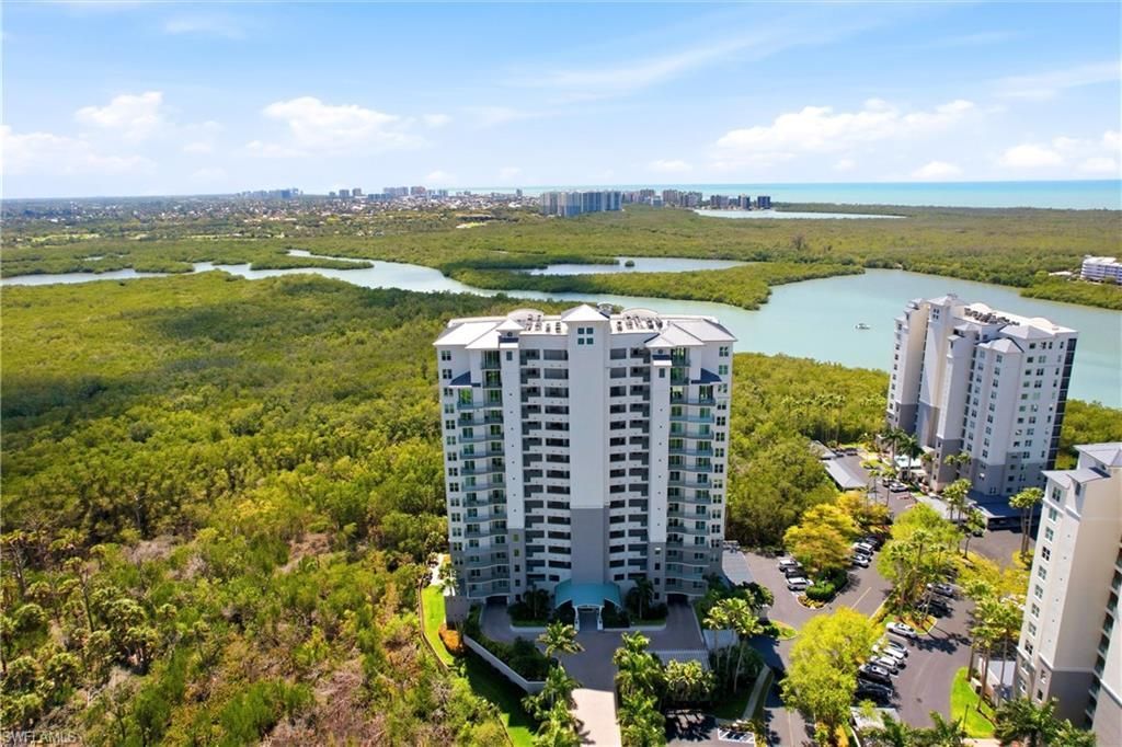 425 Cove Tower Dr, Unit 1002, Naples, FL 34110 Photo
