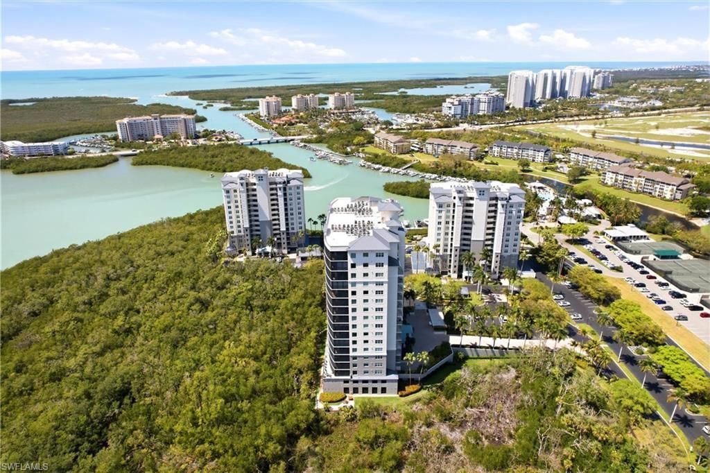 425 Cove Tower Dr, Unit 1002, Naples, FL 34110 Photo