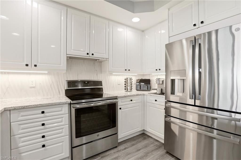 425 Cove Tower Dr, Unit 1002, Naples, FL 34110 Photo