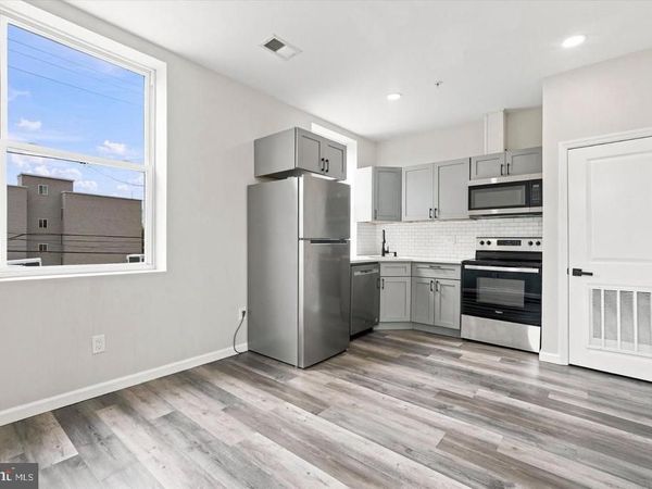 623 W OXFORD STREET, Unit 2F, PHILADELPHIA, PA 19122