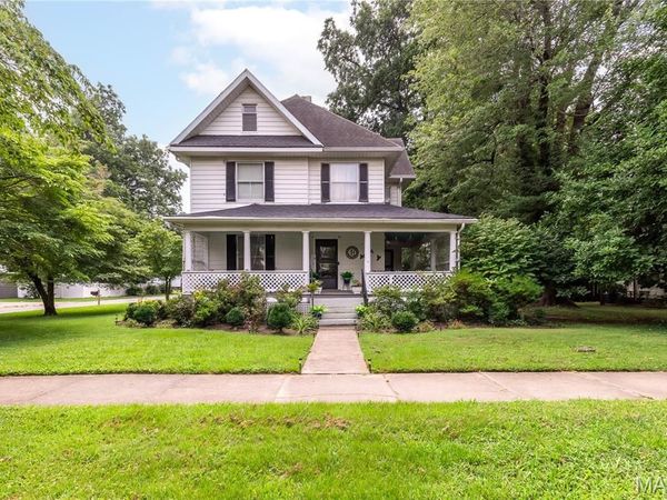 409 E Cypress Street, Charleston, MO 63834