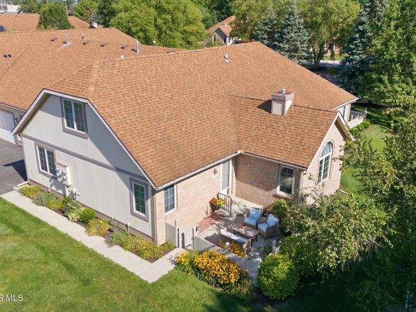 312 Turnbury Lane, Perrysburg, OH 43551