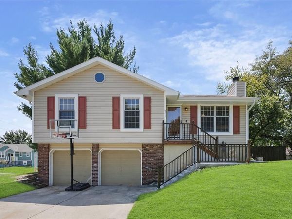501 Sharon Drive, Liberty, MO 64068
