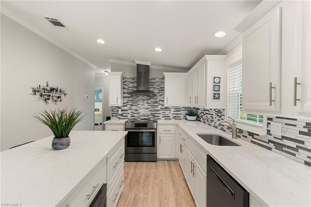 1366 Diamond Lake Cir, Naples, FL 34114 Photo