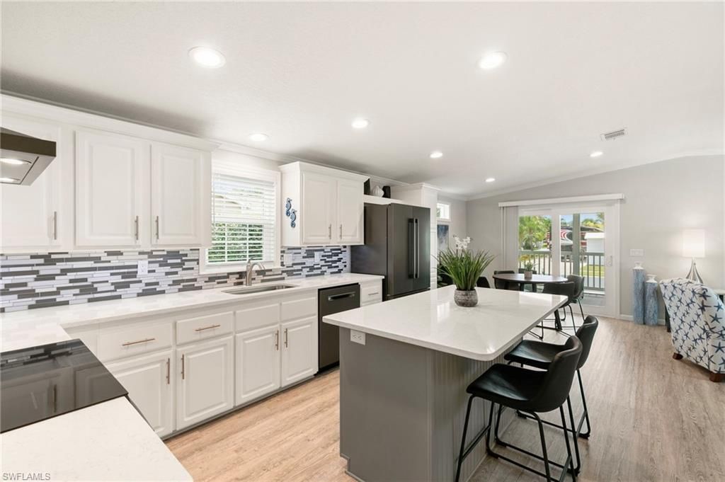 1366 Diamond Lake Cir, Naples, FL 34114 Photo