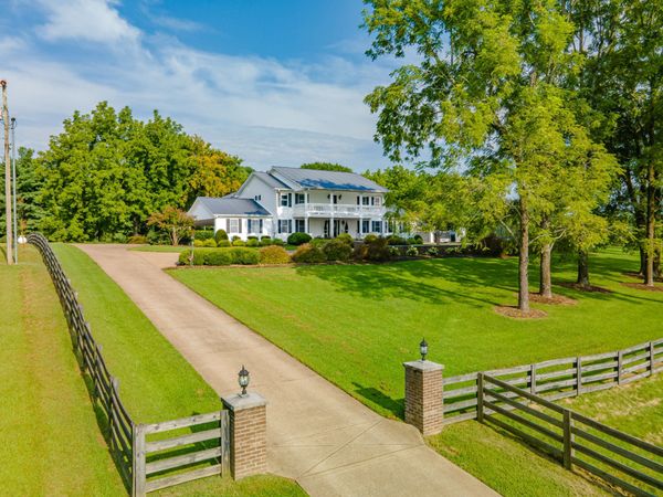 4000 Cantebury Dr , Culleoka, TN 38451