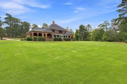 584 Southgate Drive photo 4