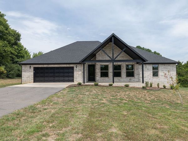 212 Oneal, Elkins, AR 72727