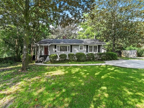 1009 Pinewood Drive, Mobile, AL 36618