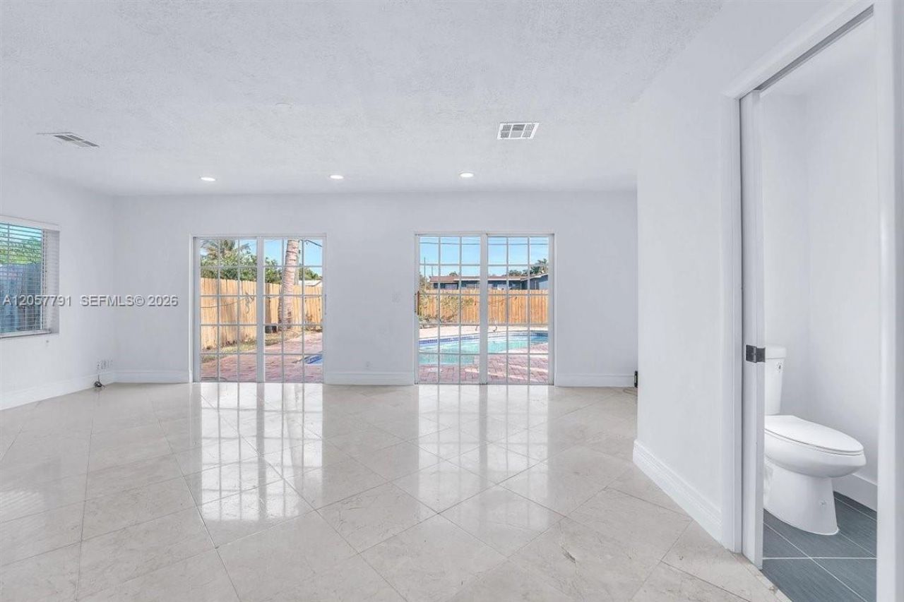 2005 N 36th Ave , Hollywood, FL 33021 Photo