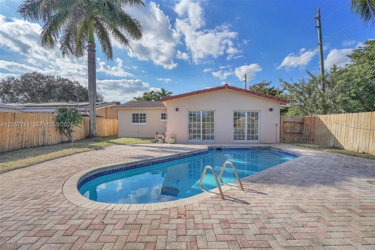 2005 N 36th Ave , Hollywood, FL 33021 Photo