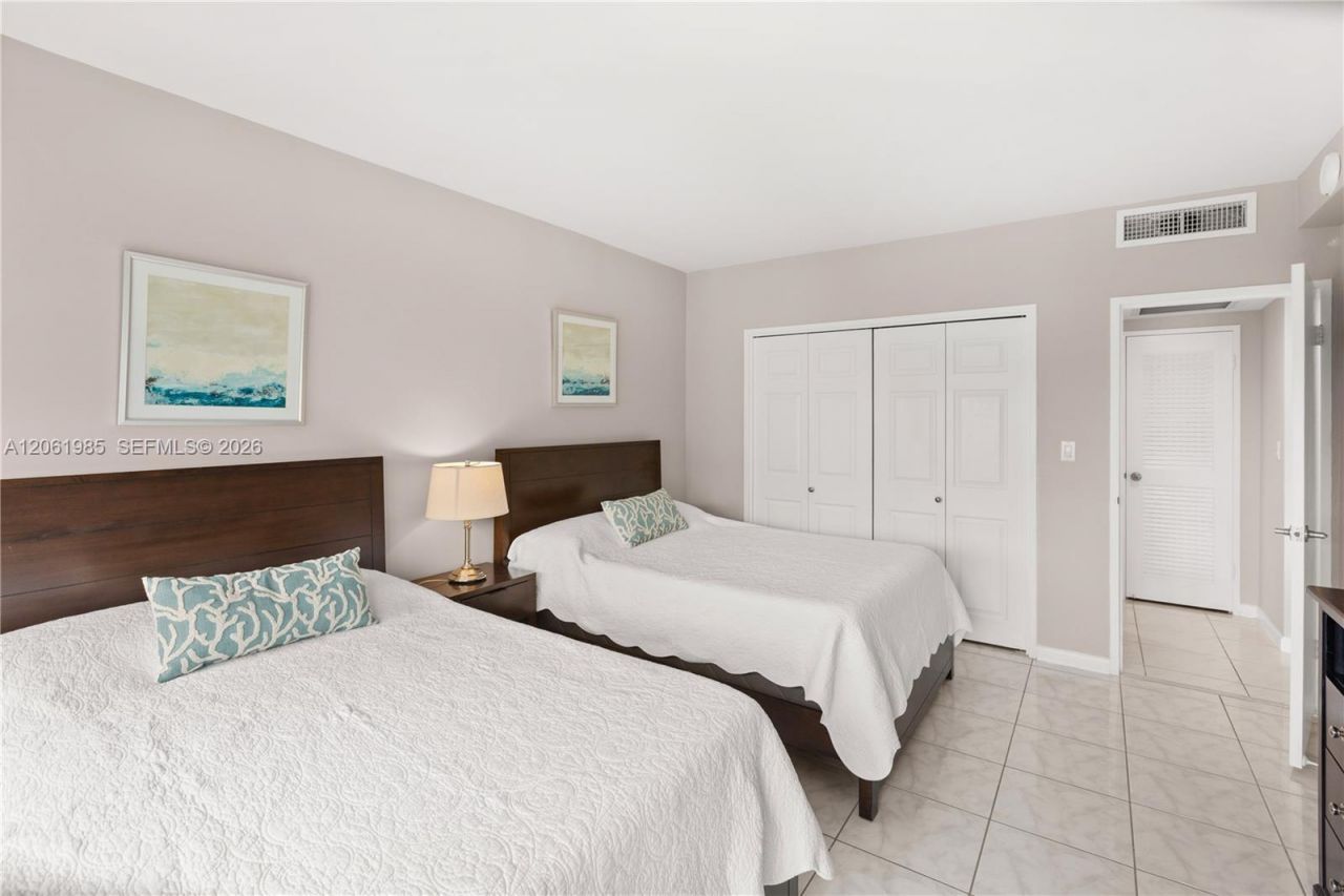 5601 Collins Ave , Unit 1216, Miami Beach, FL 33140 Photo