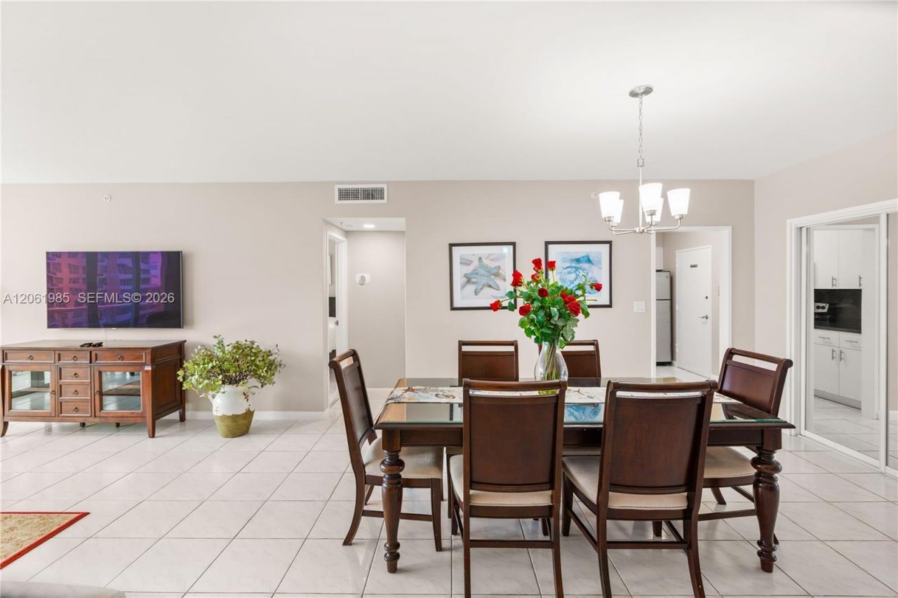 5601 Collins Ave , Unit 1216, Miami Beach, FL 33140 Photo
