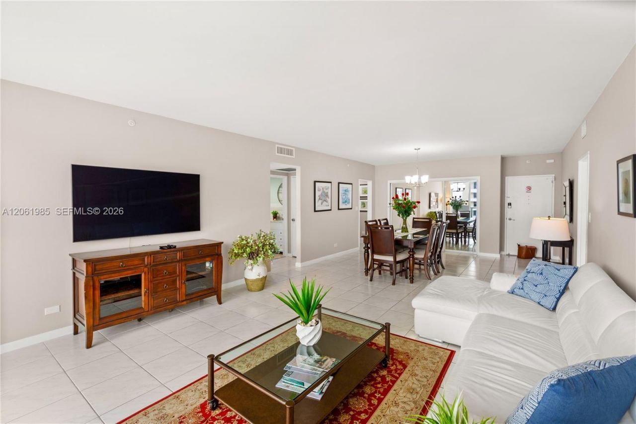 5601 Collins Ave , Unit 1216, Miami Beach, FL 33140 Photo