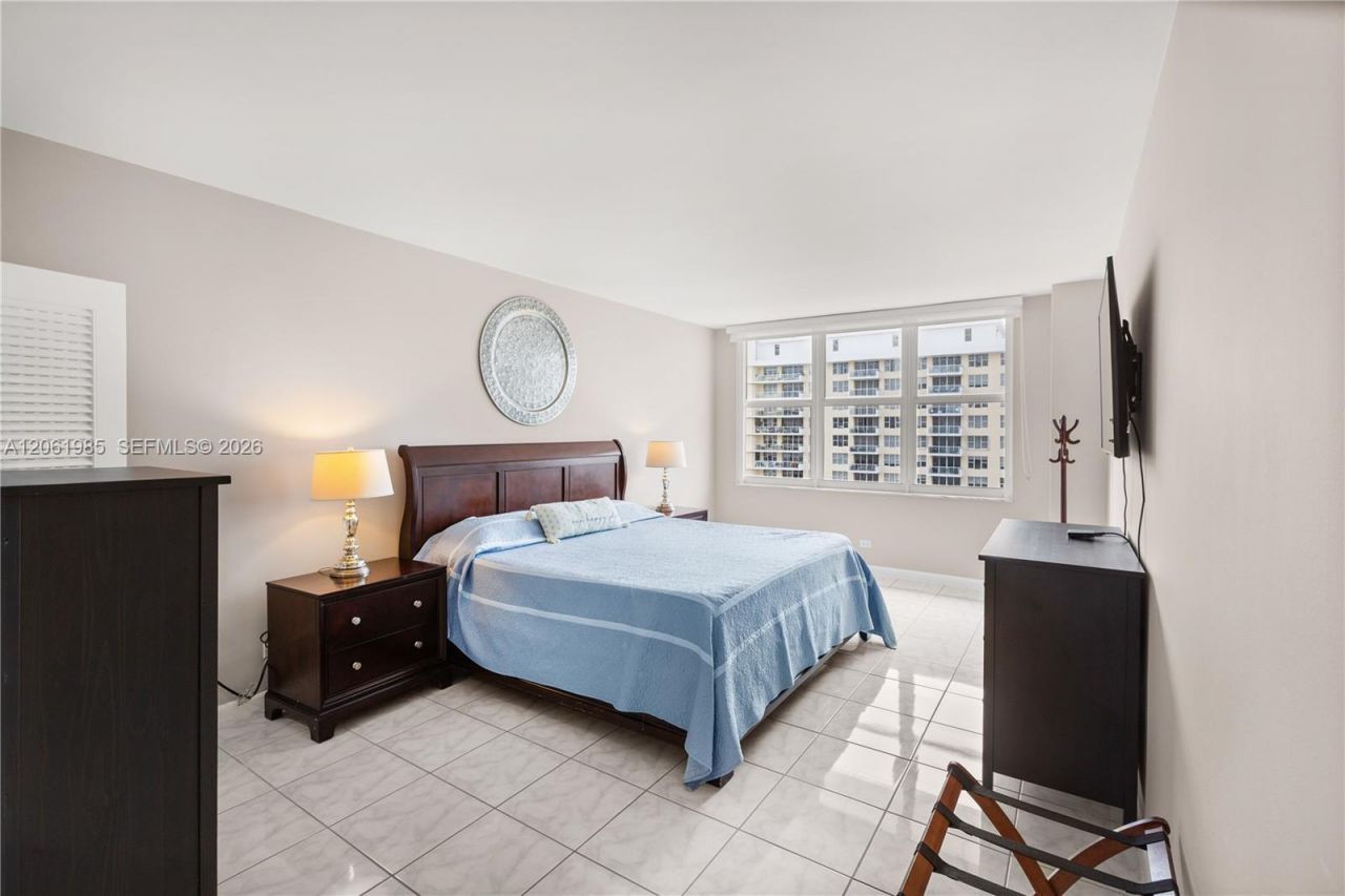 5601 Collins Ave , Unit 1216, Miami Beach, FL 33140 Photo