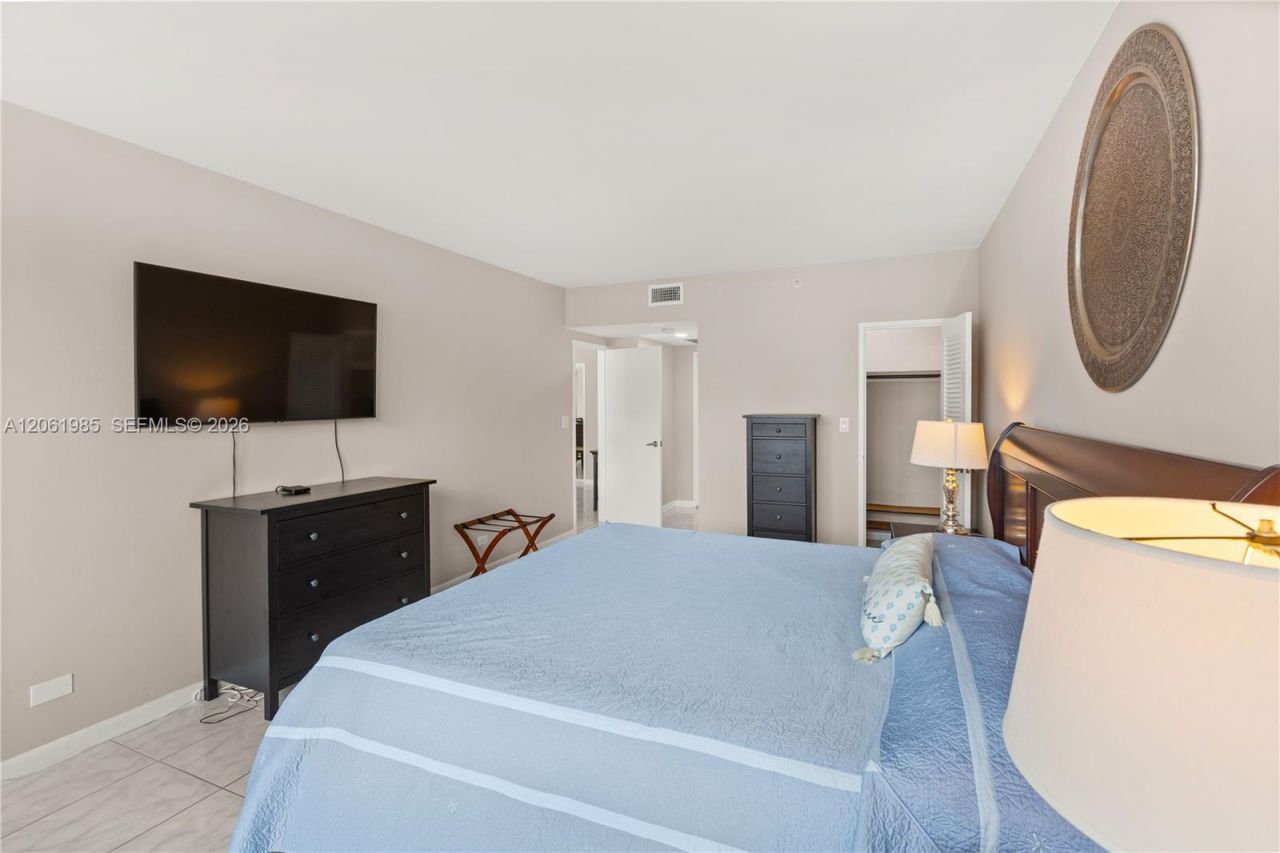 5601 Collins Ave , Unit 1216, Miami Beach, FL 33140 Photo