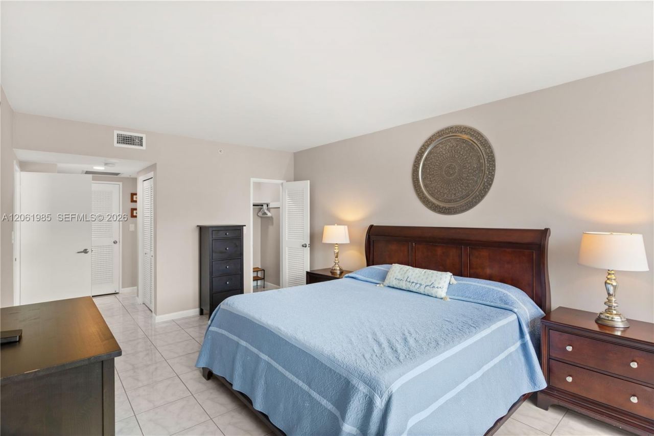 5601 Collins Ave , Unit 1216, Miami Beach, FL 33140 Photo