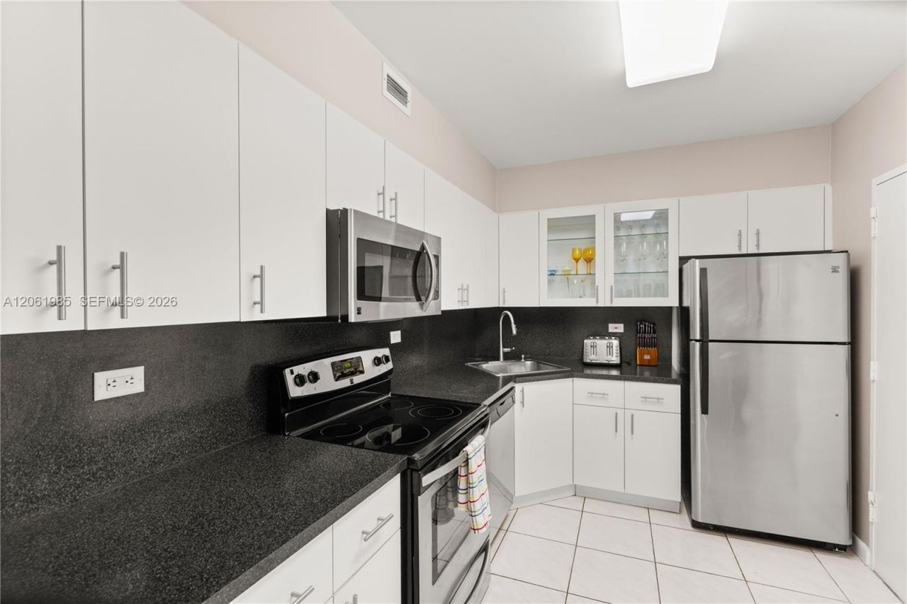 5601 Collins Ave, Unit 1216, Miami Beach, FL 33140 Photo