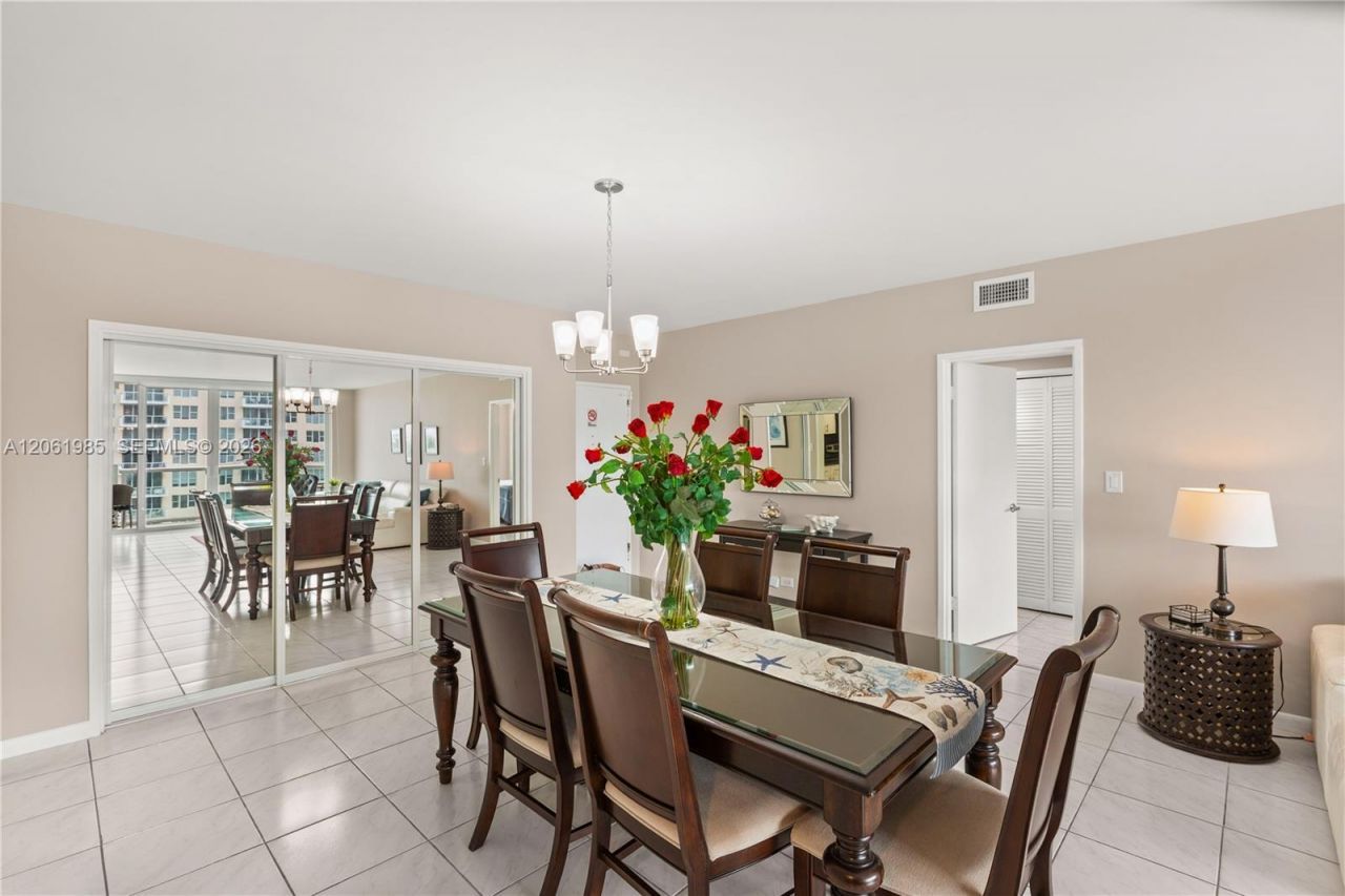5601 Collins Ave , Unit 1216, Miami Beach, FL 33140 Photo