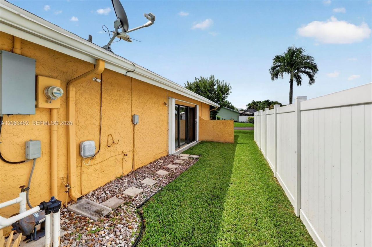 725 NW 49th Ave, Coconut Creek, FL 33063 Photo