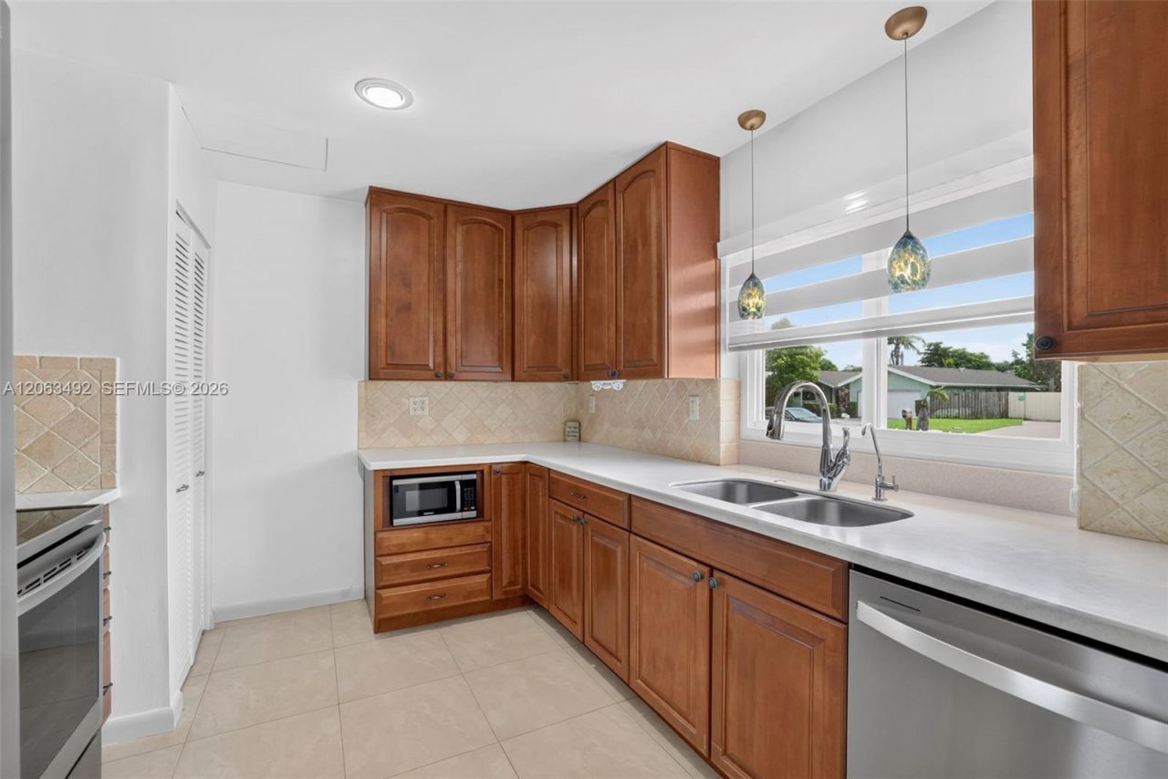 725 NW 49th Ave, Coconut Creek, FL 33063 Photo