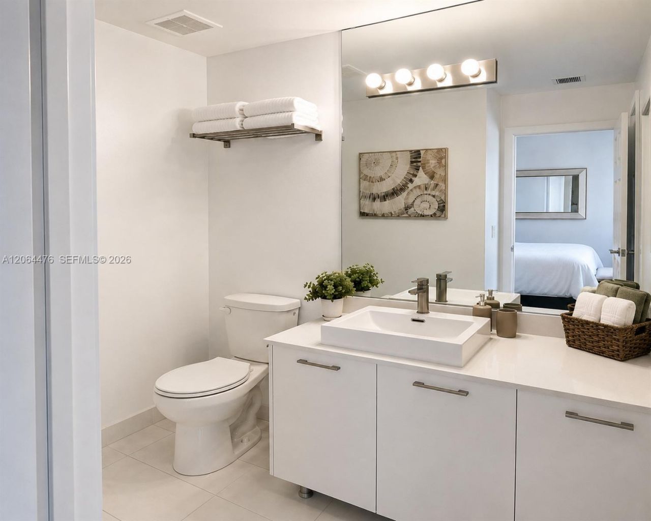151 SE 1 St, Unit 2406, Miami, FL 33131 Photo