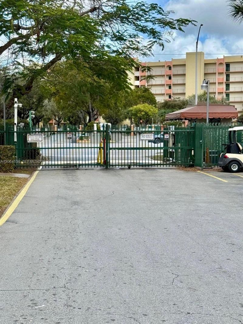 9400 W Flagler St , Unit 312, Miami, FL 33174 Photo