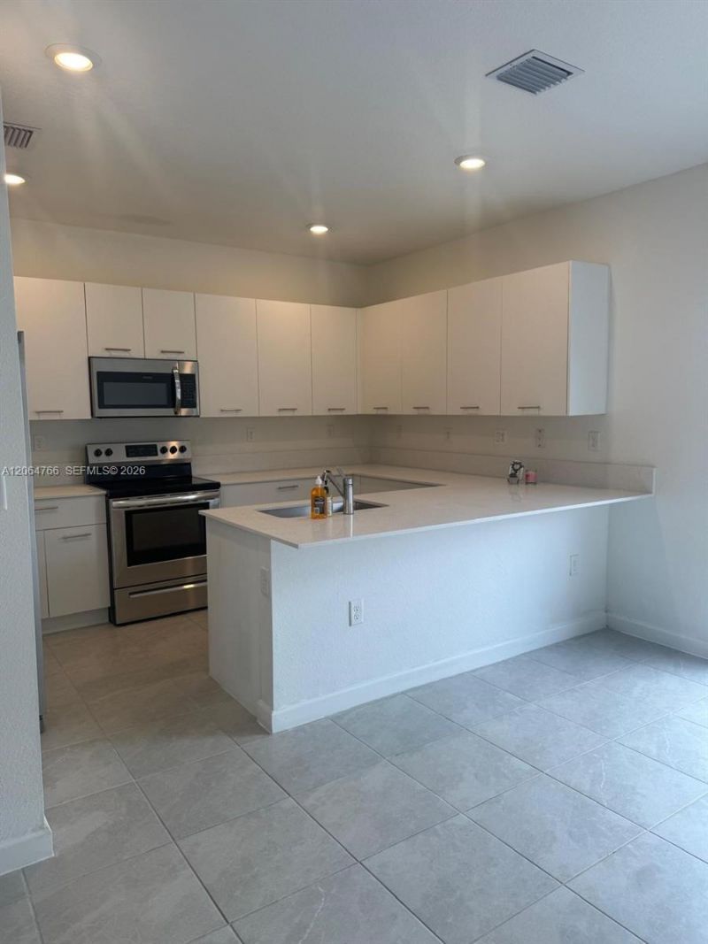 Please Call For Address, Miami, FL 33167 Photo
