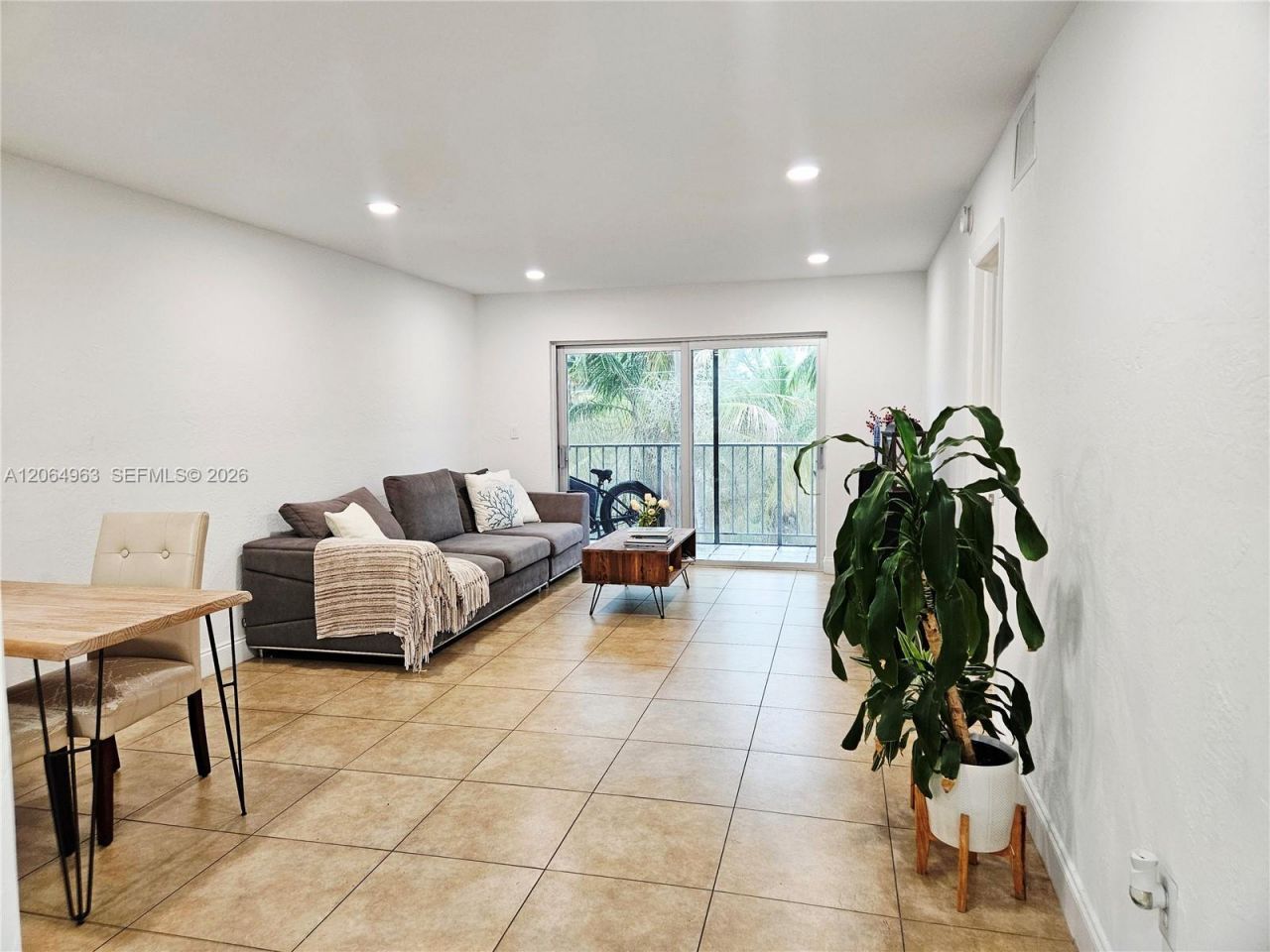 2620 NE 135th St , Unit 426, North Miami, FL 33181 Photo