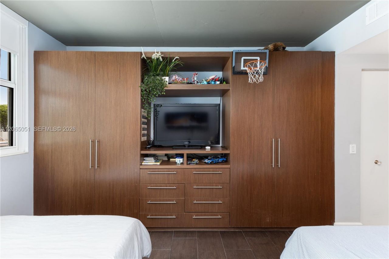3180 SW 22nd St, Unit 501, Miami, FL 33145 Photo