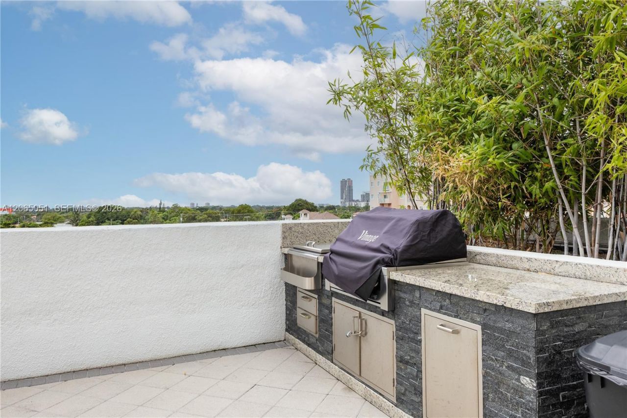 3180 SW 22nd St, Unit 501, Miami, FL 33145 Photo