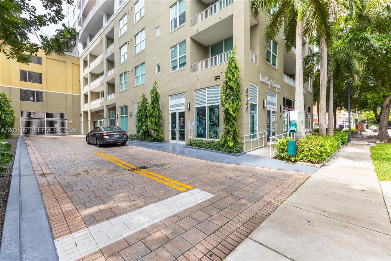 3180 SW 22nd St, Unit 501, Miami, FL 33145 Photo