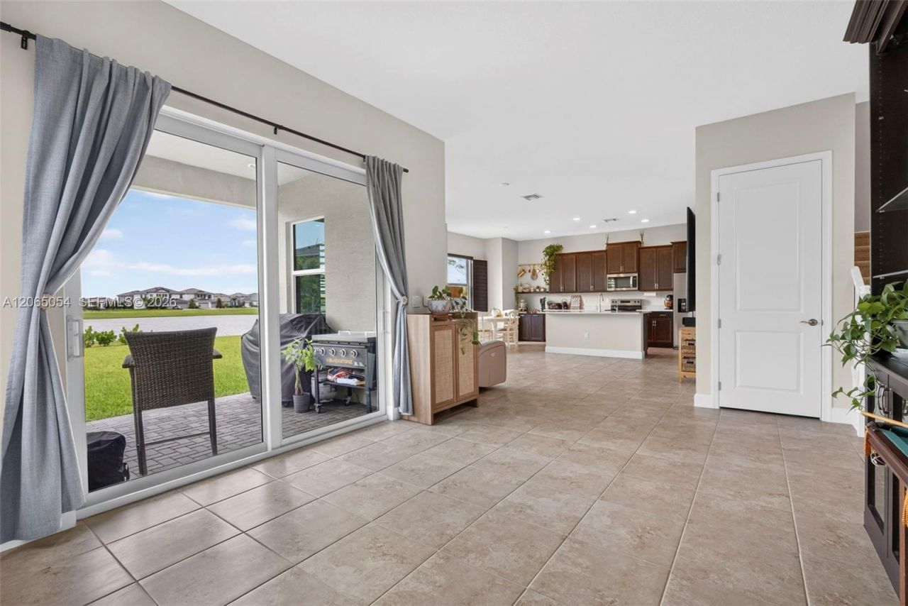 5691 Bristlecone Commoms , Westlake, FL 33470 Photo