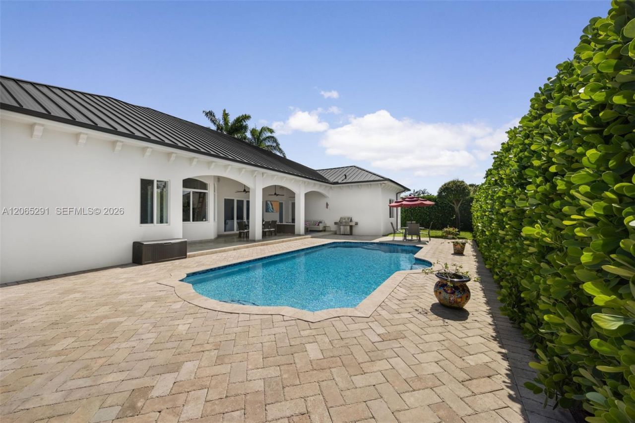 8111 SW 178th St , Palmetto Bay, FL 33157 Photo
