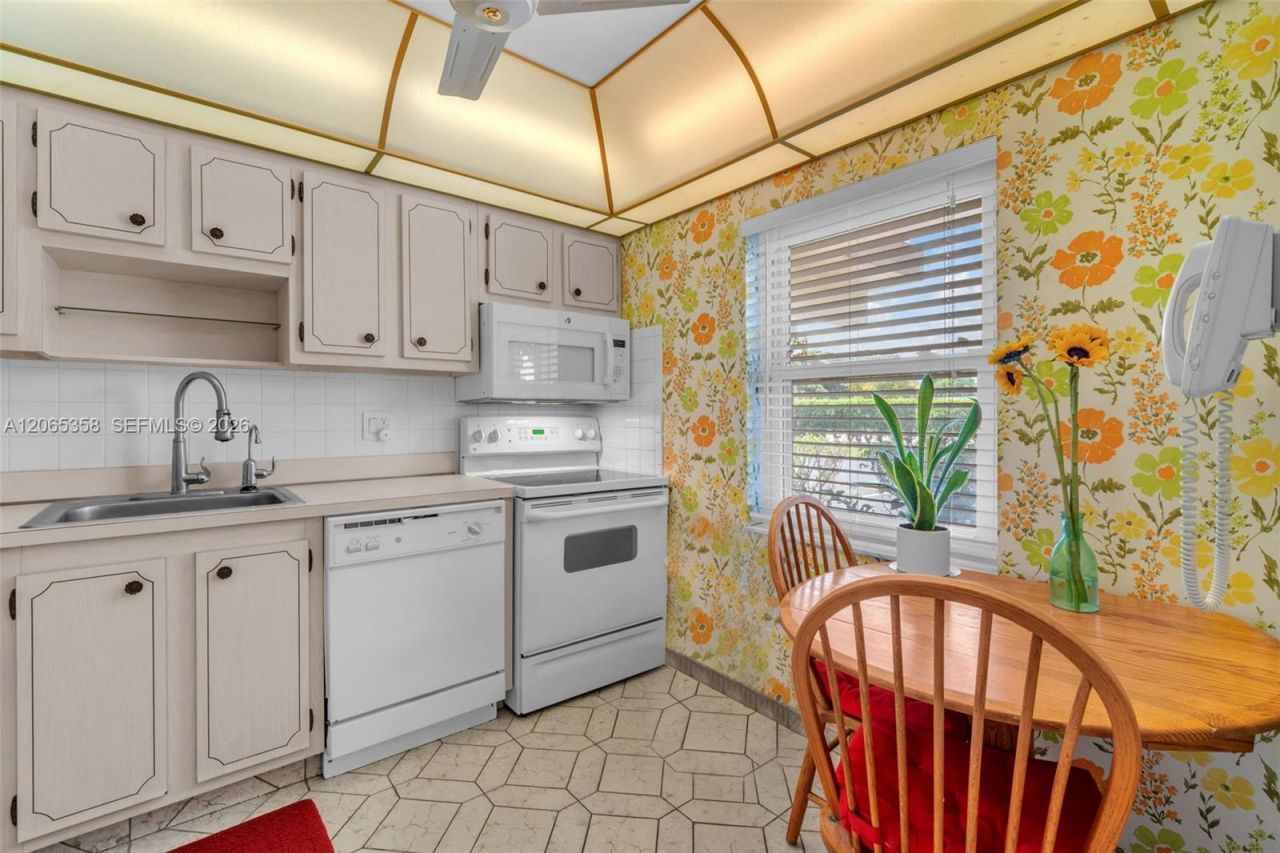 7855 W Atlantic Blvd, Unit 101, Margate, FL 33063 Photo