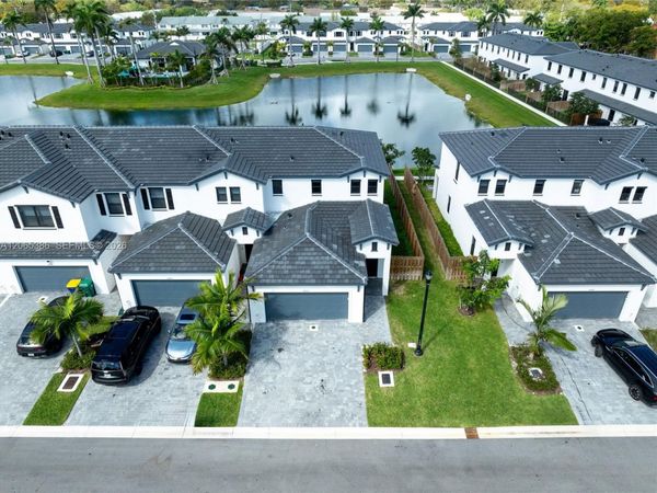 4973 Peacock Way , Unit 5838, Dania Beach, FL 33312